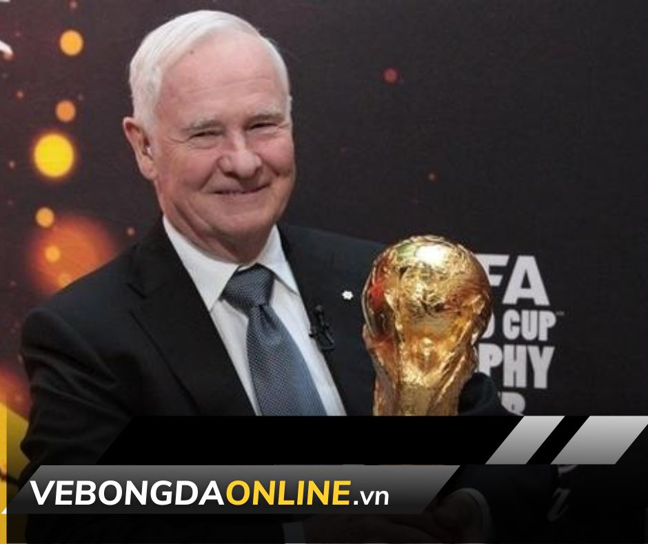Cúp Jules Rimet, biểu tượng đầu tiên của World Cup, thể hiện hình ảnh nữ thần chiến thắng Nike