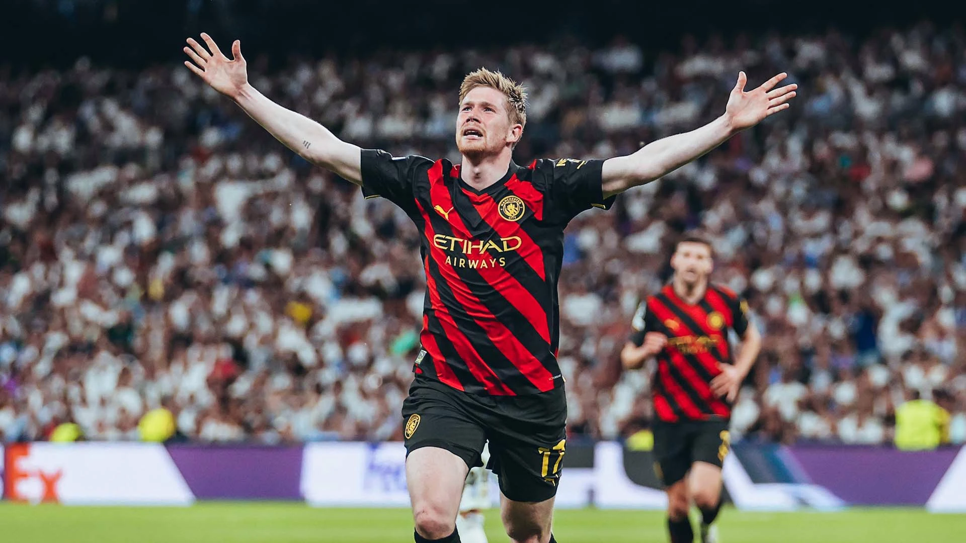 Kevin De Bruyne ăn mừng bàn thắng