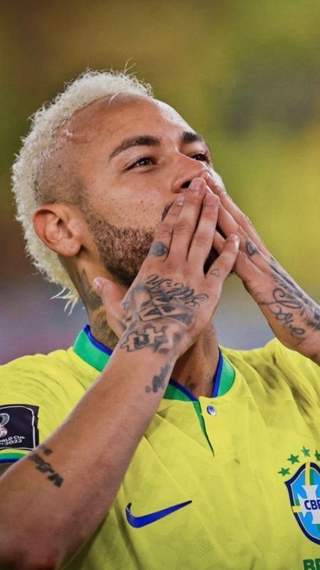 Ảnh Neymar Jr 4K với biểu cảm quyết tâm trên sân