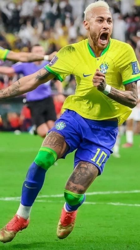 Neymar 4K wallpaper với màu áo vàng xanh truyền thống