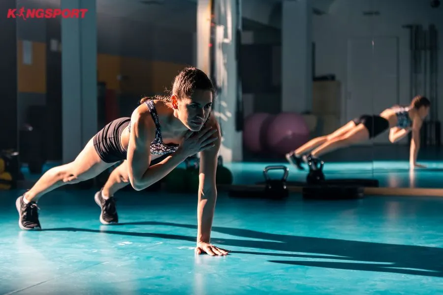 Bài tập Plank with shoulder tap