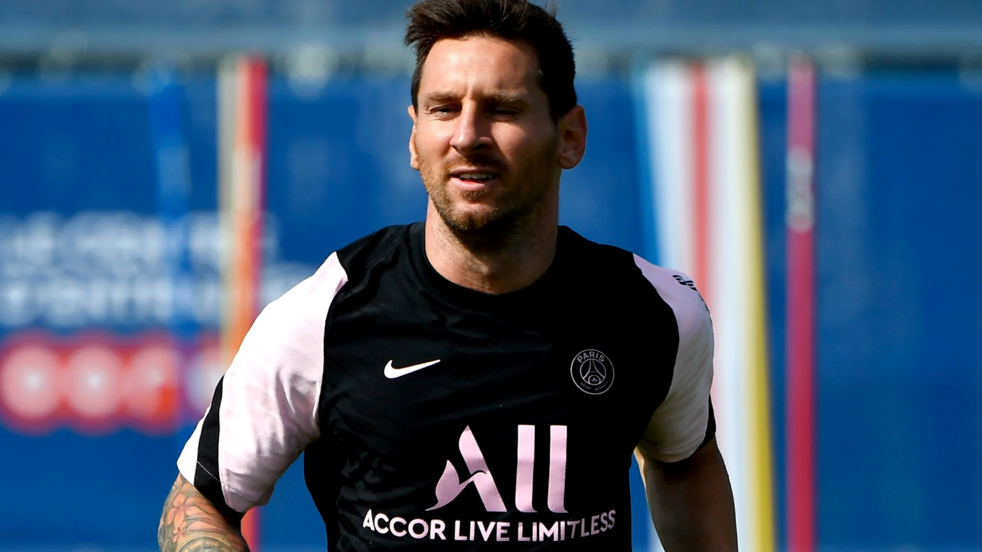 Messi đá vị trí nào