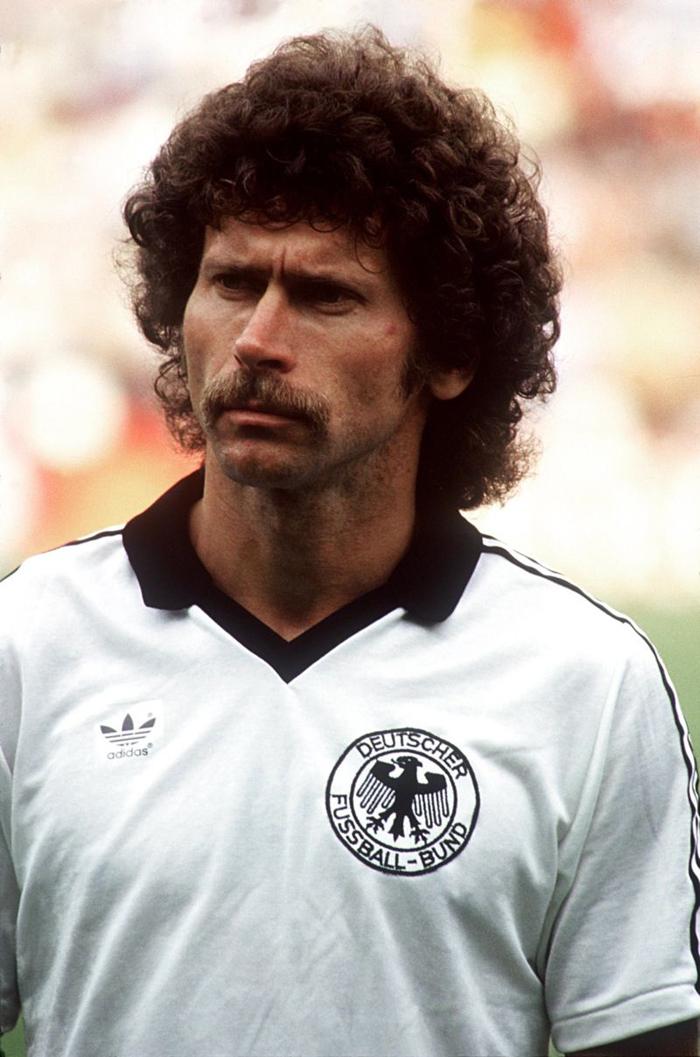 Paul Breitner - Hậu vệ ghi bàn