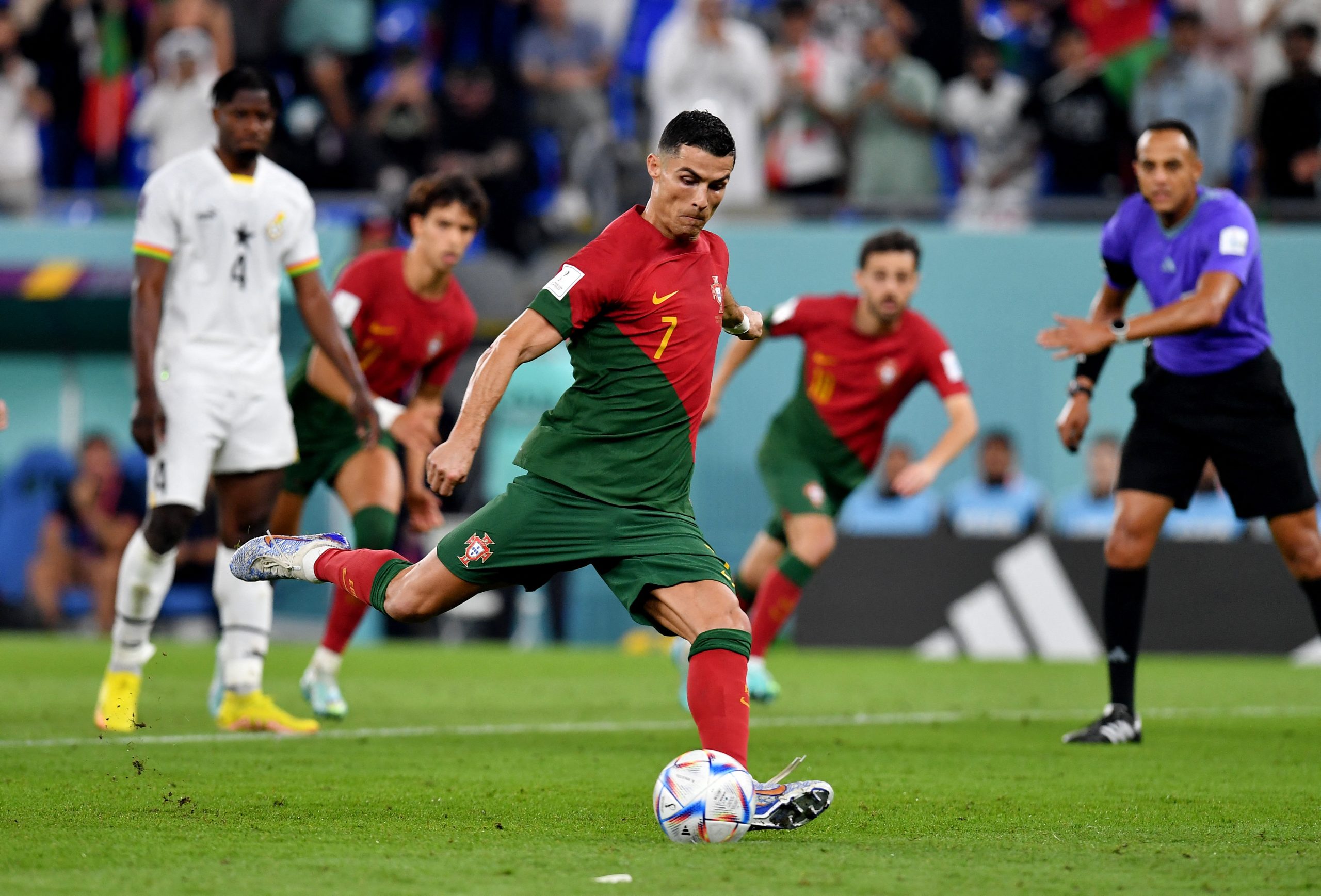 Ảnh tổng hợp những khoảnh khắc ăn mừng bàn thắng đáng nhớ trong sự nghiệp của Ronaldo