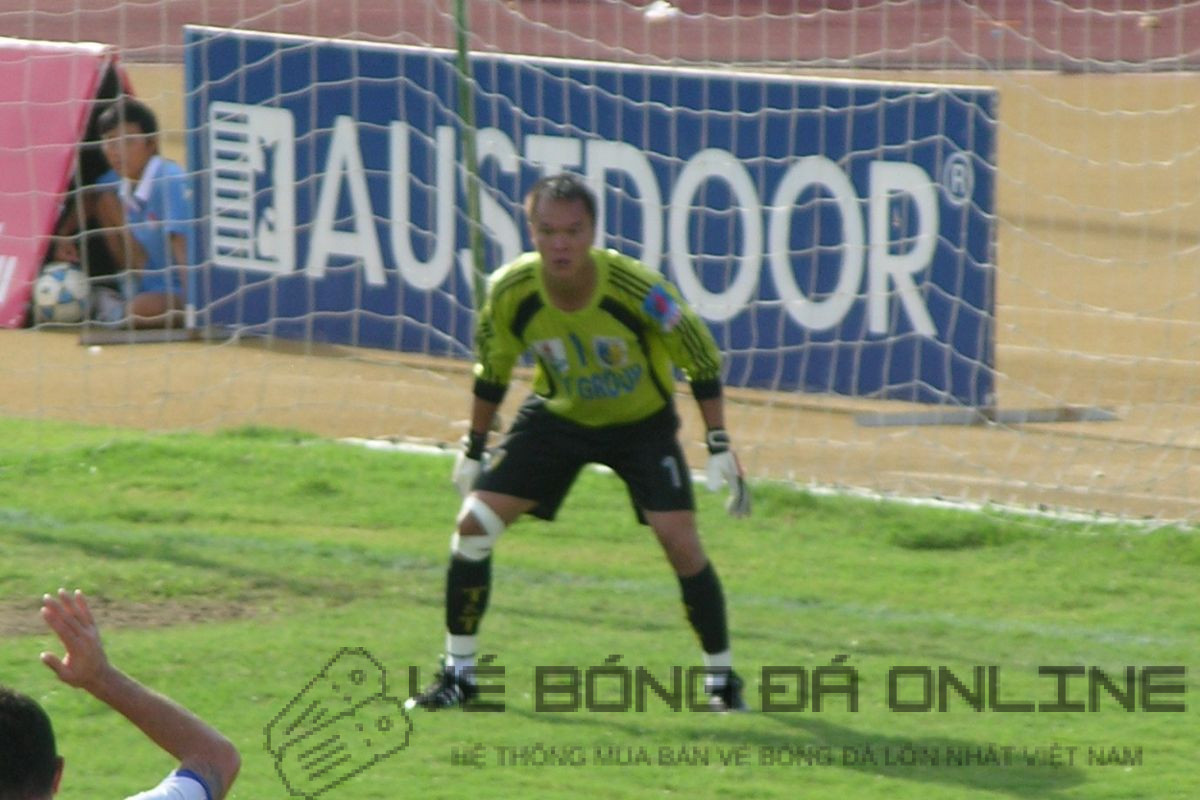 Dương Hồng Sơn ăn mừng chức vô địch AFF Cup 2008 cùng đồng đội, khoảnh khắc đáng nhớ trong lịch sử bóng đá Việt Nam